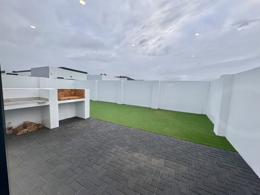 4 Bedroom Property for Sale in Sandown Western Cape